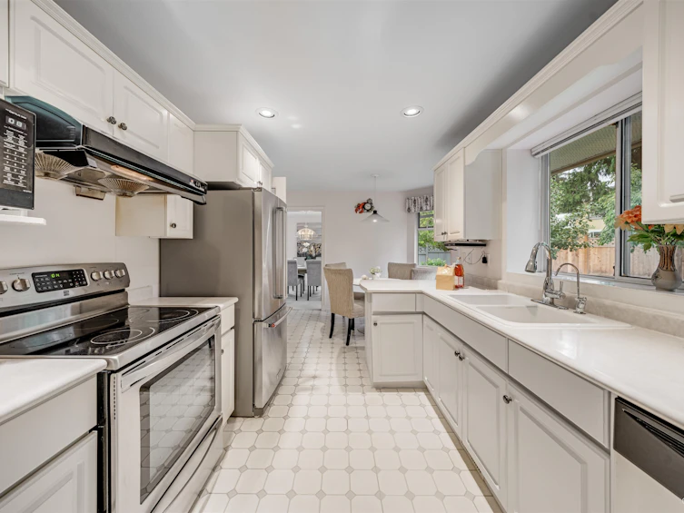 16161 14b Avenue, Surrey, BC, V4A 9R3 - 16