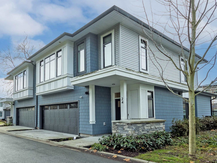 24-15255 Sitka Drive, Surrey, BC, V3S 0B1 - 24