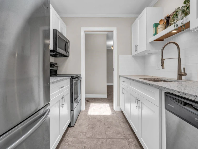 410-13501 96 Avenue, Surrey, BC, V3V 7L9 - 9