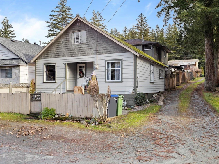 253 First Avenue, Cultus Lake, BC, V2R 4Z2 - 17