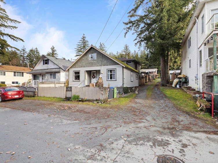 253 First Avenue, Cultus Lake, BC, V2R 4Z2 - 18