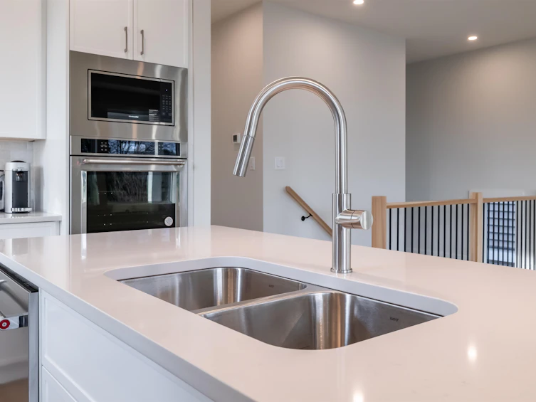 9370 Mcnaught Road, Chilliwack, BC, V2P 6E8 - 9