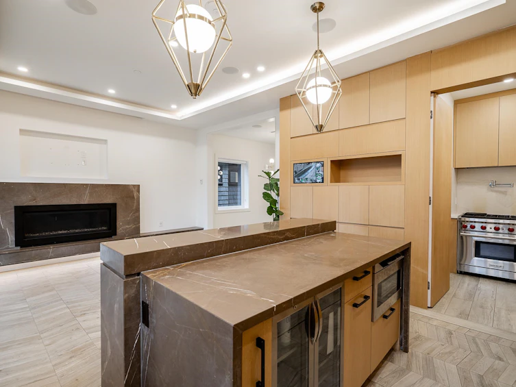 6072 Crown Street, Vancouver, BC, V6N 2B8 - 8