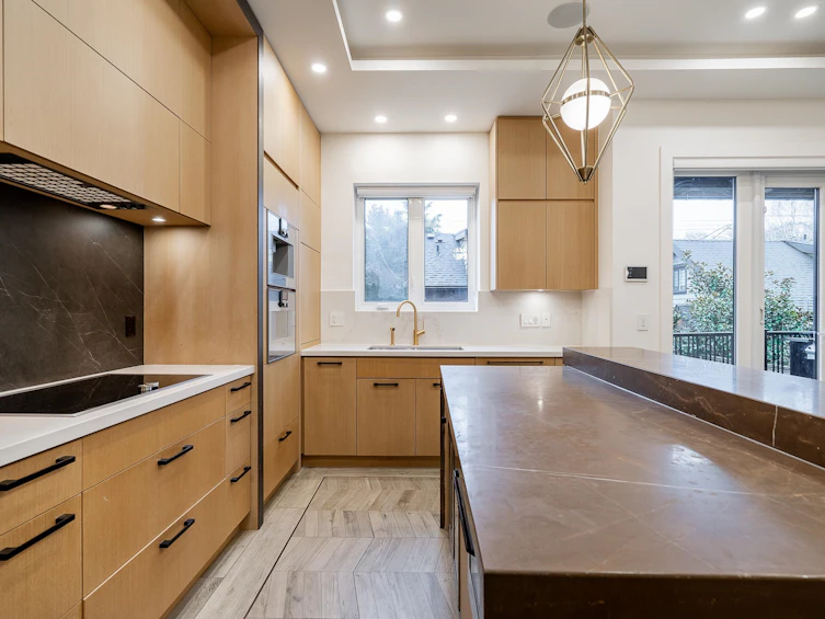 6072 Crown Street, Vancouver, BC, V6N 2B8 - 10