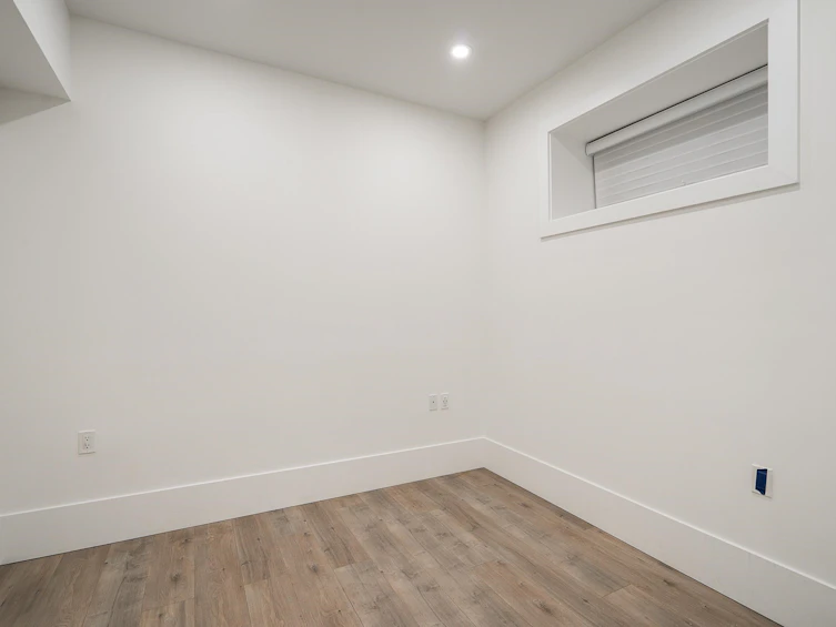 6072 Crown Street, Vancouver, BC, V6N 2B8 - 30