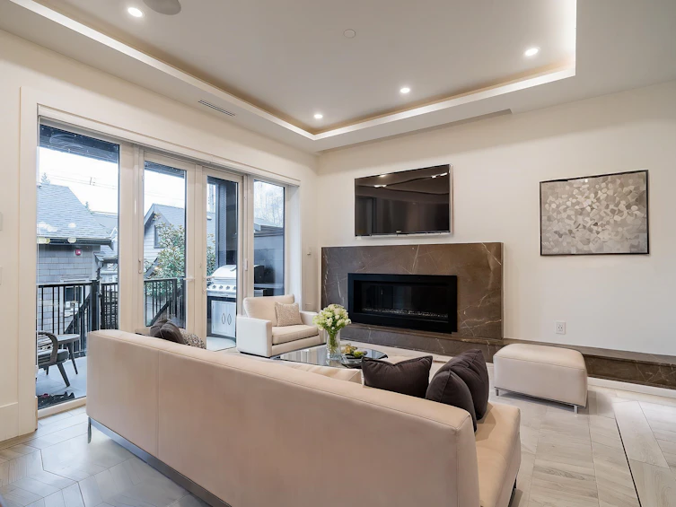 6072 Crown Street, Vancouver, BC, V6N 2B8 - 3