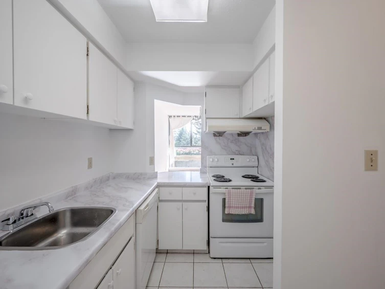 604-3755 Bartlett Court, Burnaby, BC, V3J 7G7 - 6