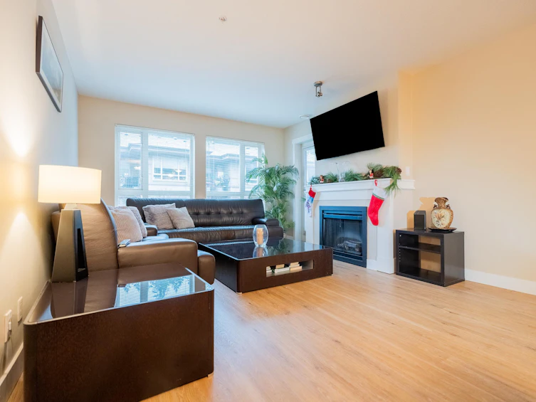304-3097 Lincoln Avenue, Coquitlam, BC, V3B 0E3 - 2