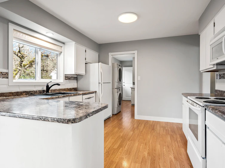 635 Thacker Avenue, Hope, BC, V0X 1L0 - 3