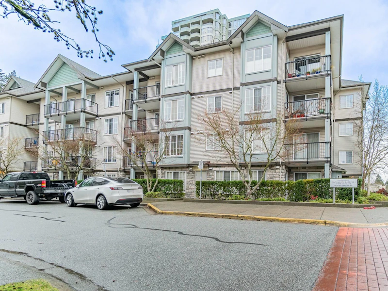 101 - 14877 100th Avenue, Surrey BC V3R 3H1