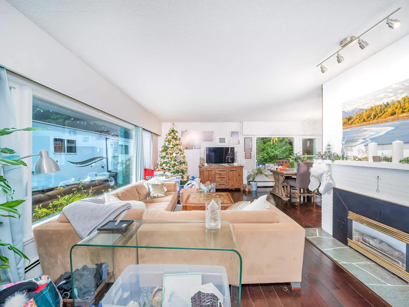 77 Desswood Place, West Vancouver BC V7S 1B8