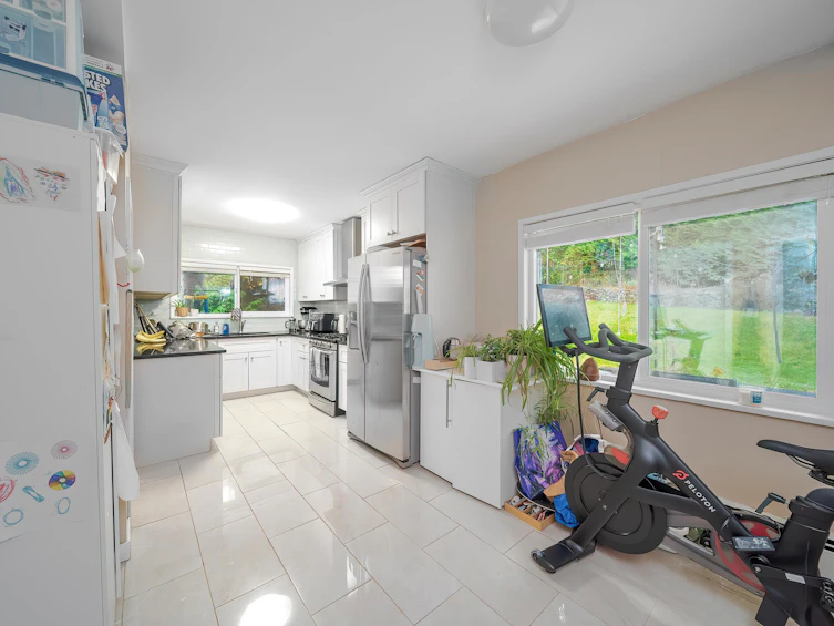 77 Desswood Place, West Vancouver, BC, V7S 1B8 - 13