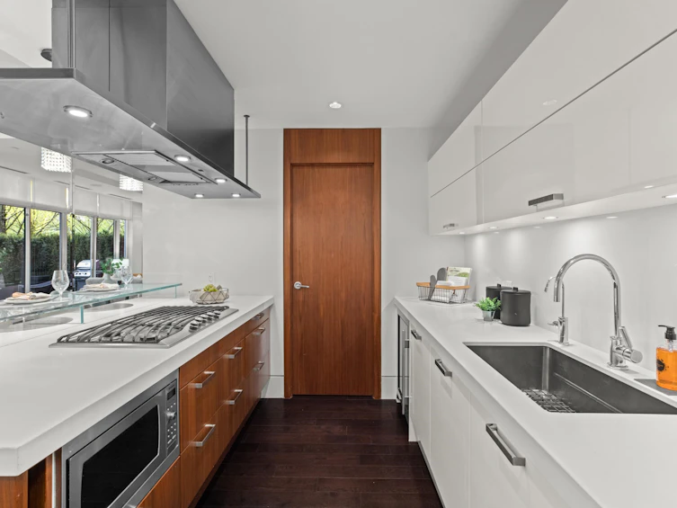 282 Beach Crescent, Vancouver, BC, V6Z 0A7 - 9