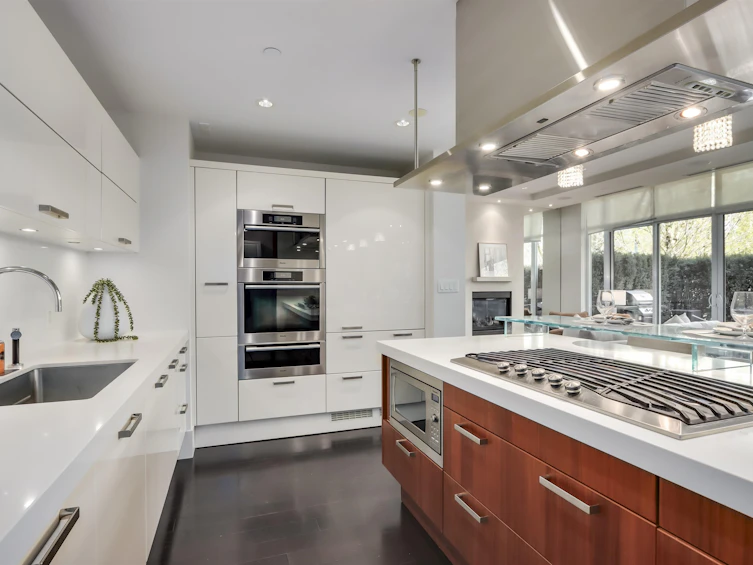 282 Beach Crescent, Vancouver, BC, V6Z 0A7 - 10