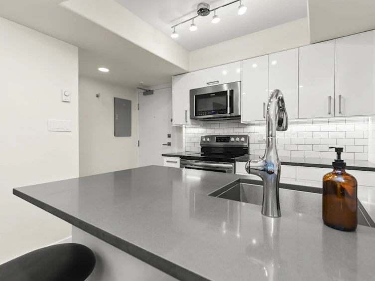 403-910 Beach Avenue, Vancouver, BC, V6Z 2W7 - 9