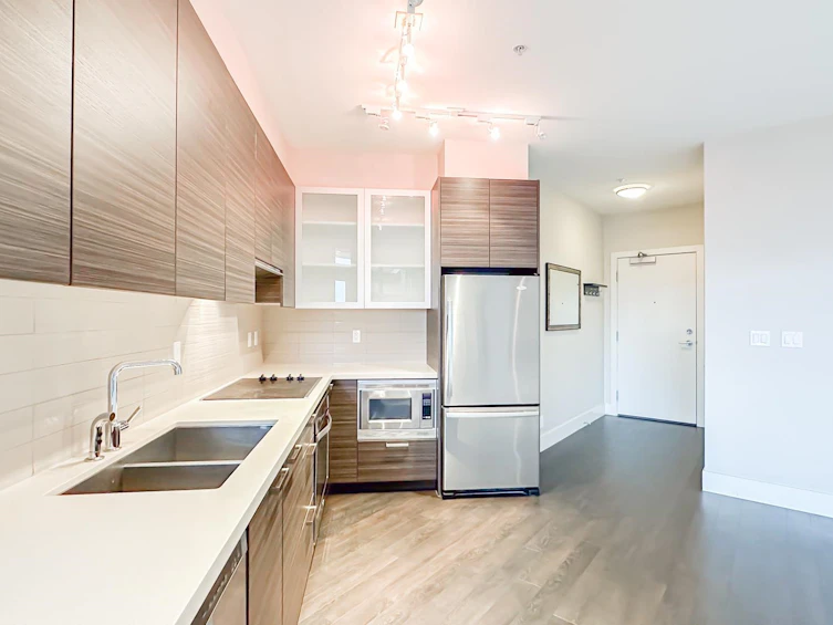 311-3606 Aldercrest Drive, North Vancouver, BC, V7G 0A3 - 11