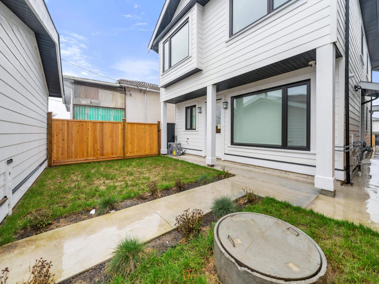 2-7668 Main Street, Vancouver, BC, V5X 3K3 - 36