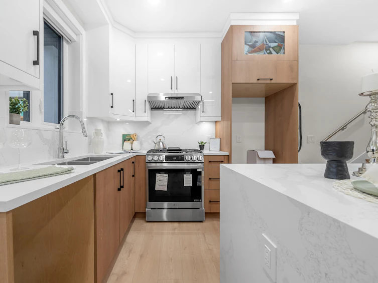 2-7668 Main Street, Vancouver, BC, V5X 3K3 - 14
