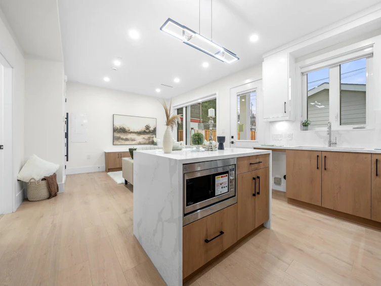 2-7668 Main Street, Vancouver, BC, V5X 3K3 - 19