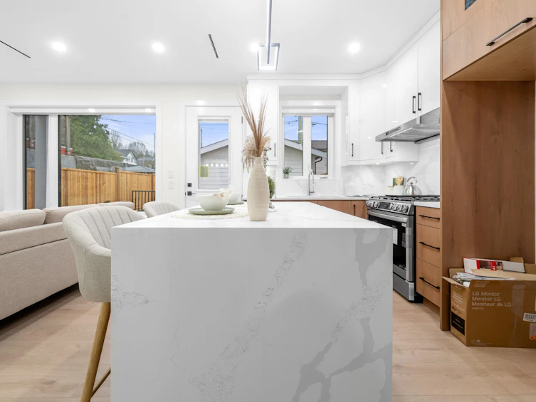 2-7668 Main Street, Vancouver, BC, V5X 3K3 - 20