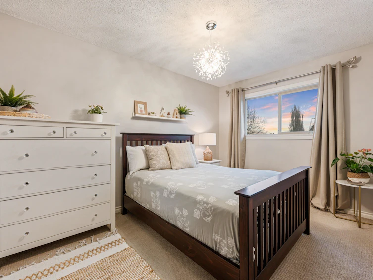 17265 59a Avenue, Surrey, BC, V3S 5S4 - 17