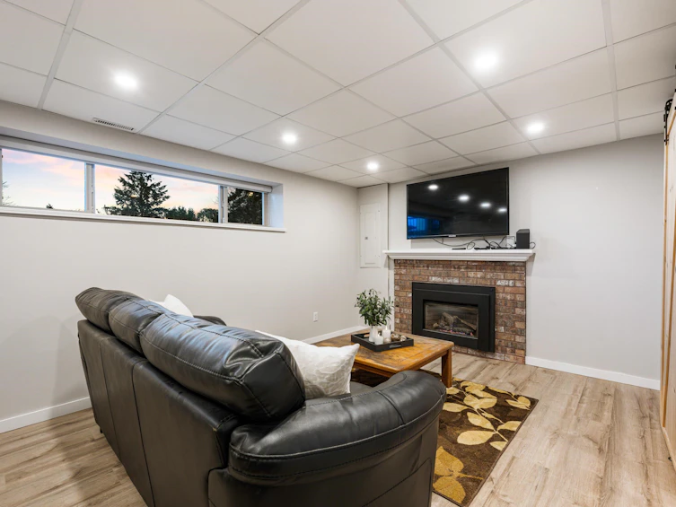 17265 59a Avenue, Surrey, BC, V3S 5S4 - 25