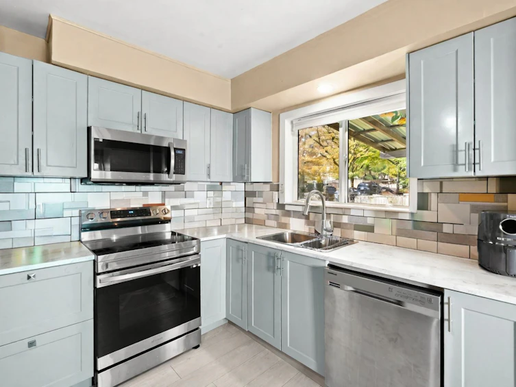 3625 Monmouth Avenue, Vancouver, BC, V5R 5S4 - 7