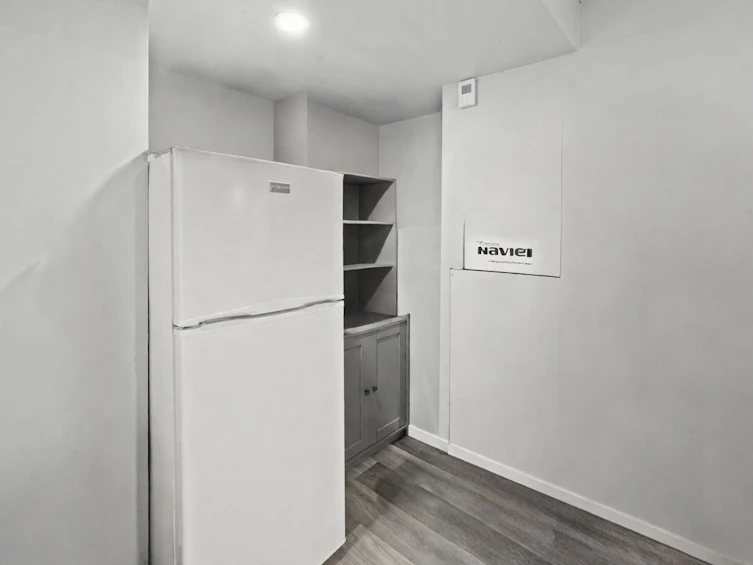 3625 Monmouth Avenue, Vancouver, BC, V5R 5S4 - 8
