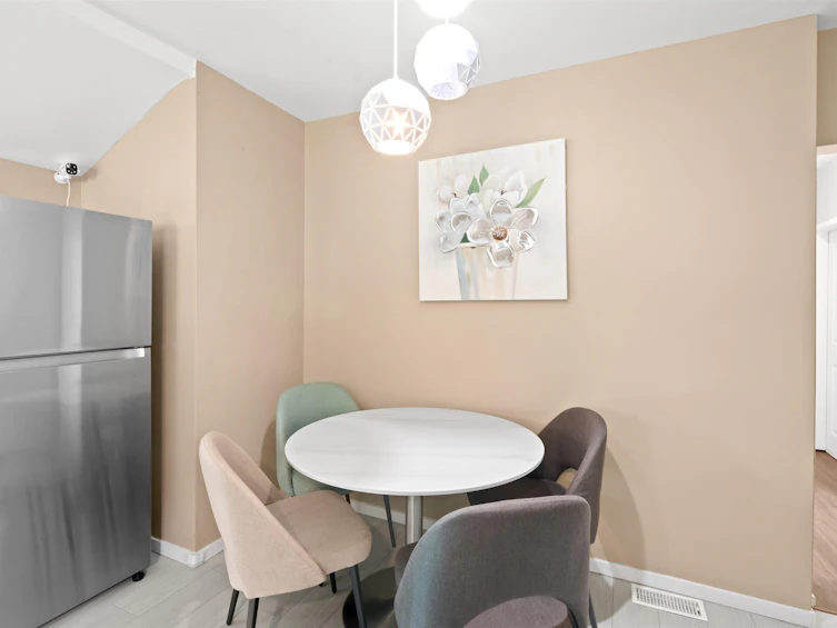 3625 Monmouth Avenue, Vancouver, BC, V5R 5S4 - 10