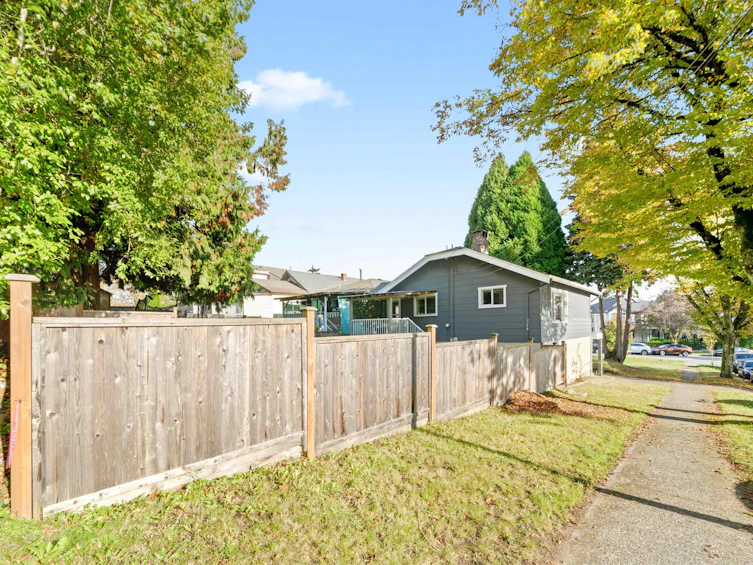 3625 Monmouth Avenue, Vancouver, BC, V5R 5S4 - 29