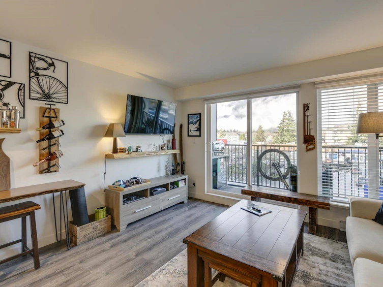 209-1365 Pemberton Avenue, Squamish, BC, V8B 1B7 - 6