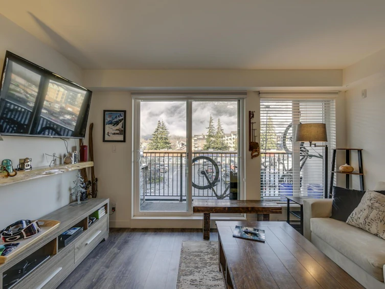 209-1365 Pemberton Avenue, Squamish, BC, V8B 1B7 - 8