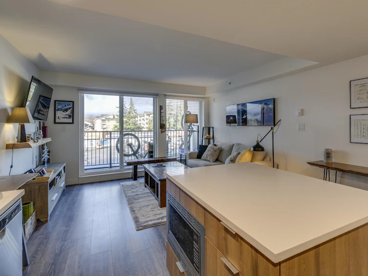 209-1365 Pemberton Avenue, Squamish, BC, V8B 1B7 - 20