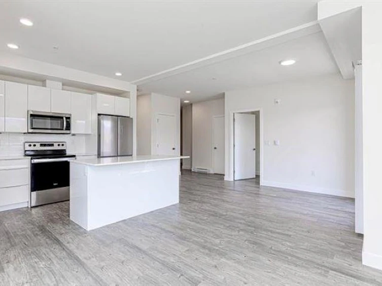 204-9450 Robson Street, Chilliwack, BC, V2P 0L7 - 6