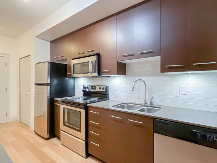 212-2343 Atkins Avenue, Port Coquitlam, BC, V3C 1Y7 - 2