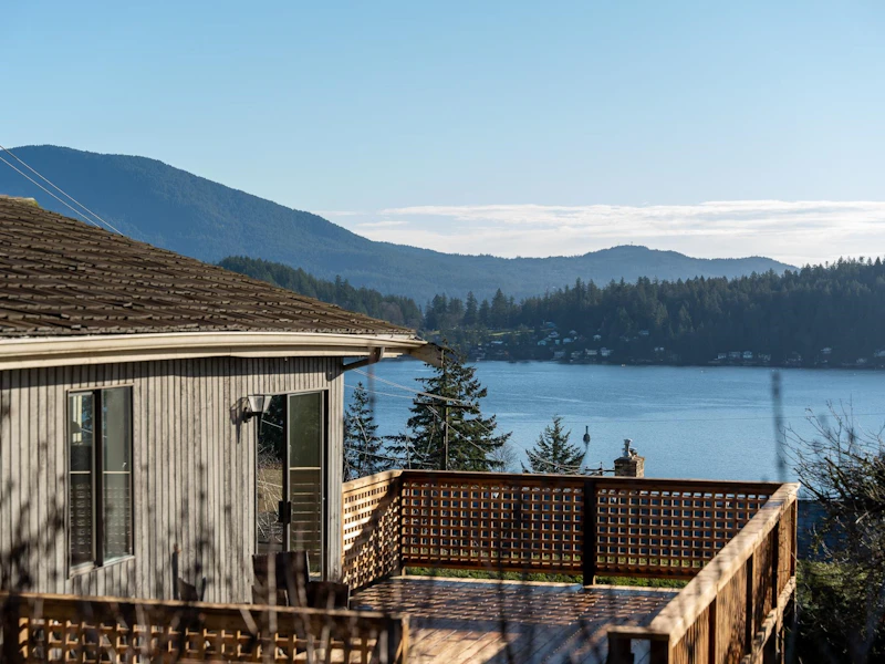 560 Abbs Road, Gibsons BC