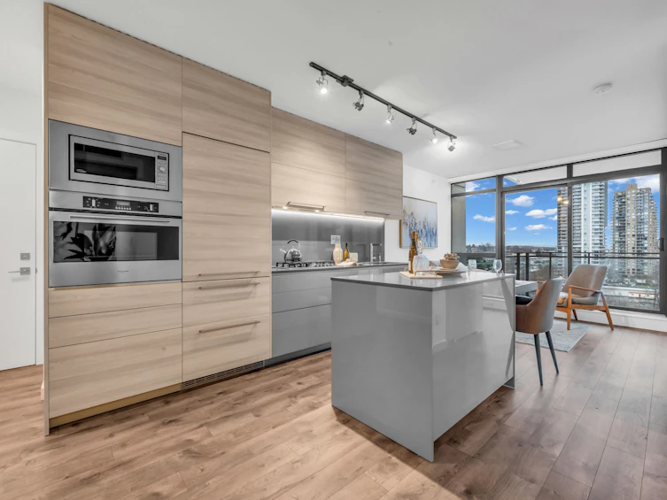 909-4488 Juneau Street, Burnaby, BC, V5C 0M4 - 4
