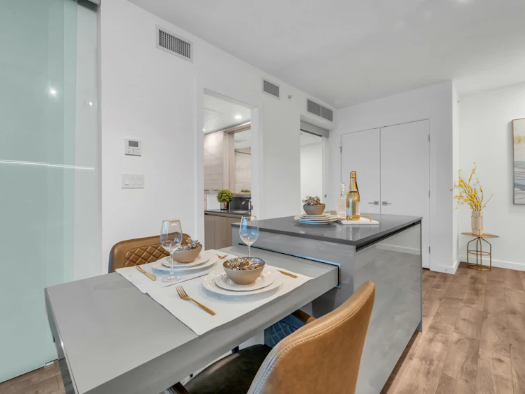 909-4488 Juneau Street, Burnaby, BC, V5C 0M4 - 11