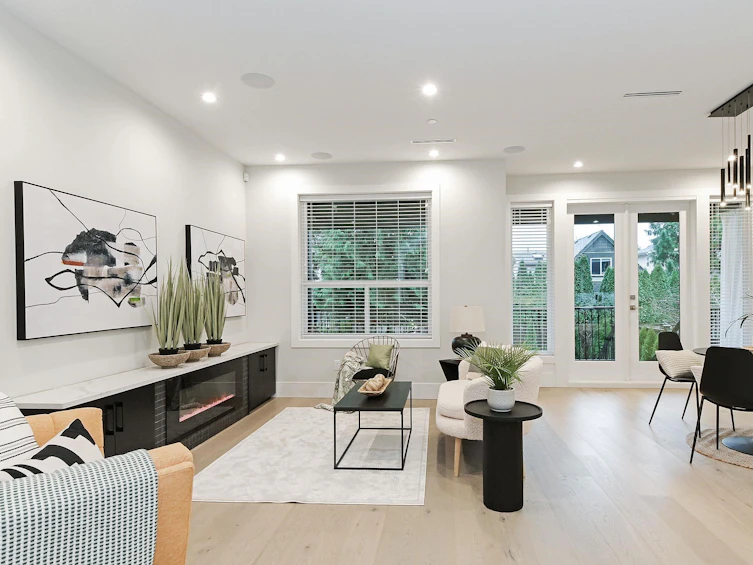 15450 Russell Avenue, Surrey, BC, V4B 2R3 - 2