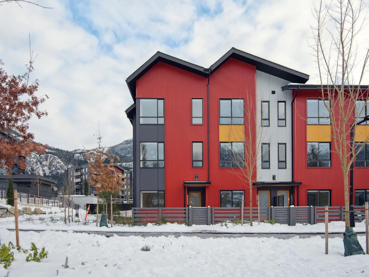38097 Helm Way, Squamish, BC, V8B 1A8