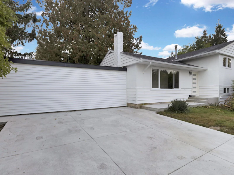 11298 Lansdowne Drive, Surrey BC V3R 4Z7