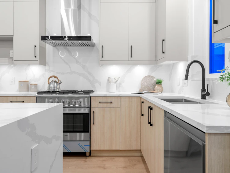2707 E 26th Avenue, Vancouver, BC, V5R 1Z3 - 9