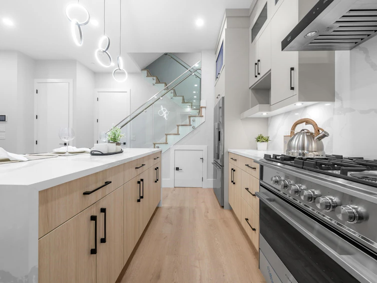 2707 E 26th Avenue, Vancouver, BC, V5R 1Z3 - 14