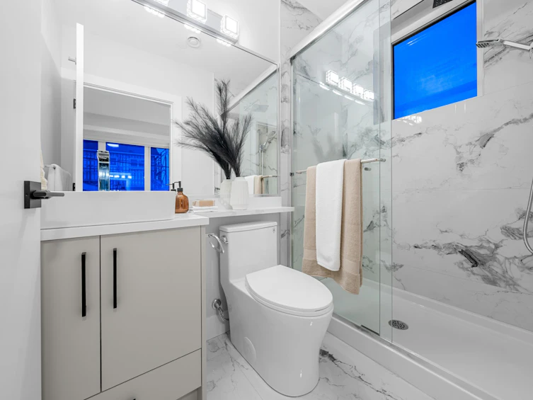 2707 E 26th Avenue, Vancouver, BC, V5R 1Z3 - 24