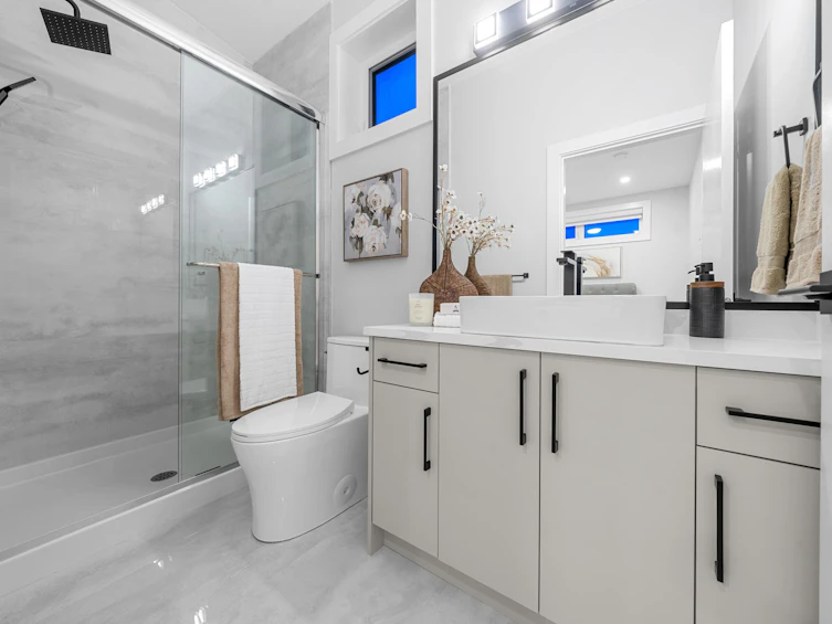 2707 E 26th Avenue, Vancouver, BC, V5R 1Z3 - 31