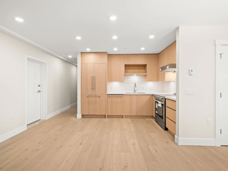 1062 W 15th Avenue, Vancouver, BC, V6H 1R6 - 3