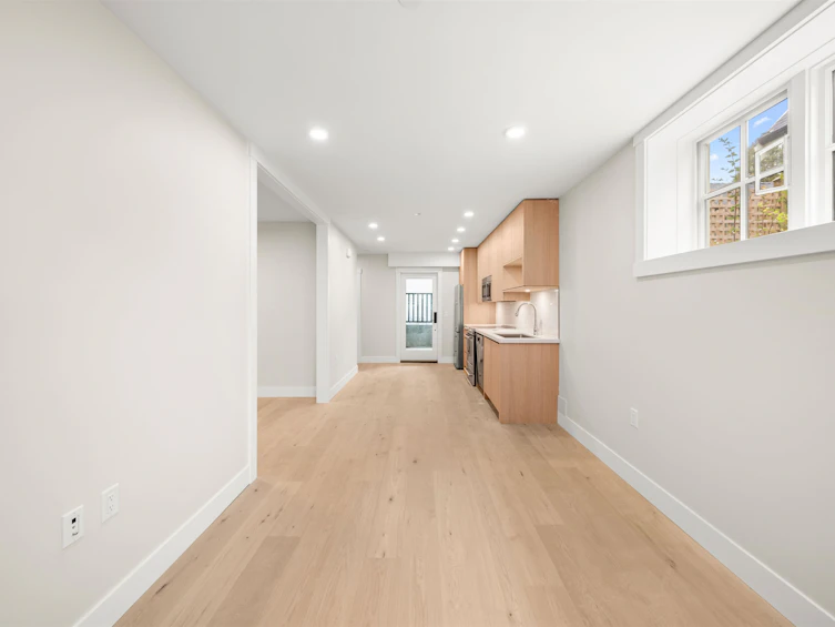 1062 W 15th Avenue, Vancouver, BC, V6H 1R6 - 4