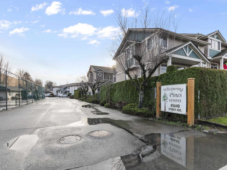 5-45640 Storey Avenue, Chilliwack, BC, V2R 3C5 - 2