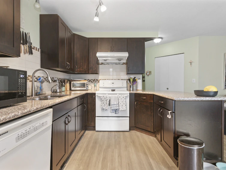 5-45640 Storey Avenue, Chilliwack, BC, V2R 3C5 - 5