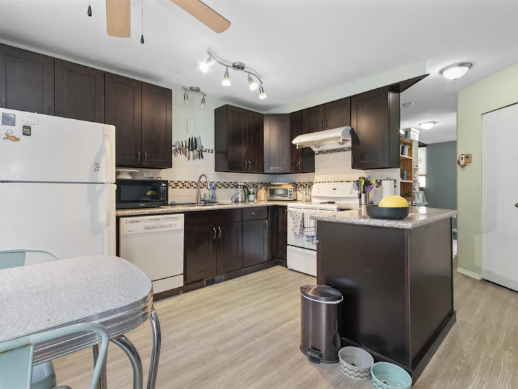 5-45640 Storey Avenue, Chilliwack, BC, V2R 3C5 - 4